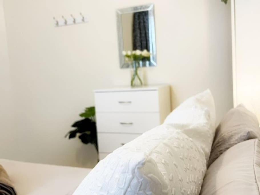 5 Bedroom, Sleeps 9 - Base To Explore Liverpool And Beyond Eksteriør billede