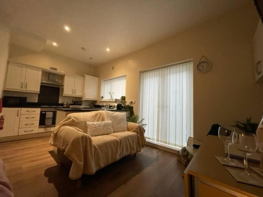 5 Bedroom, Sleeps 9 - Base To Explore Liverpool And Beyond Eksteriør billede