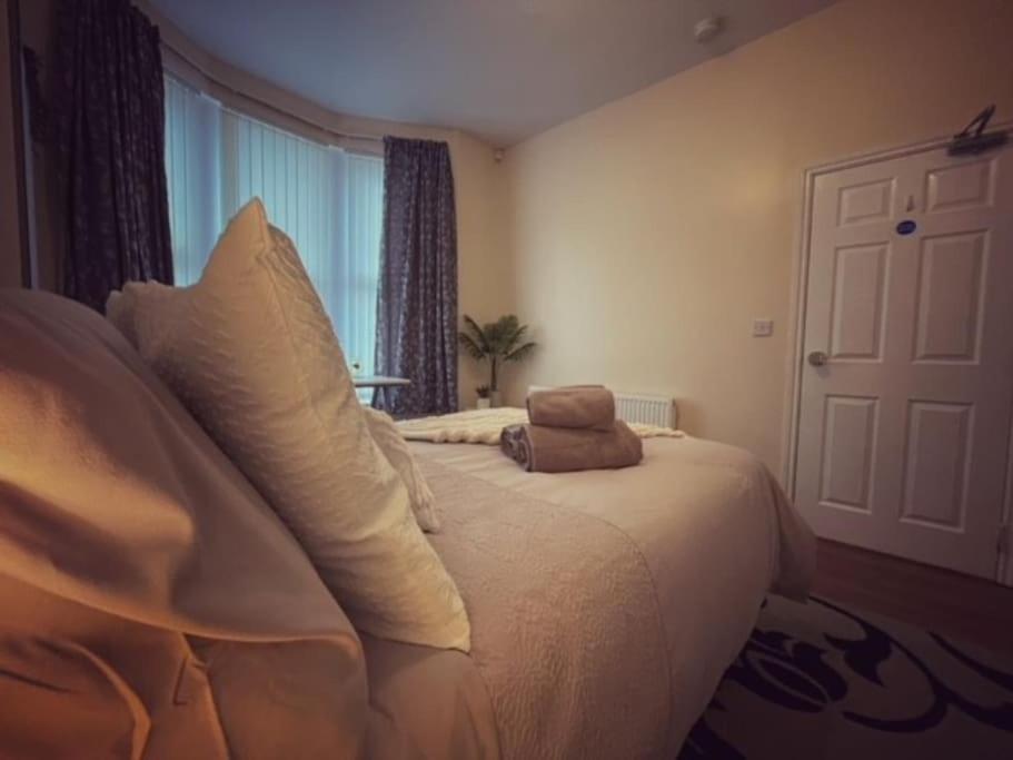 5 Bedroom, Sleeps 9 - Base To Explore Liverpool And Beyond Eksteriør billede