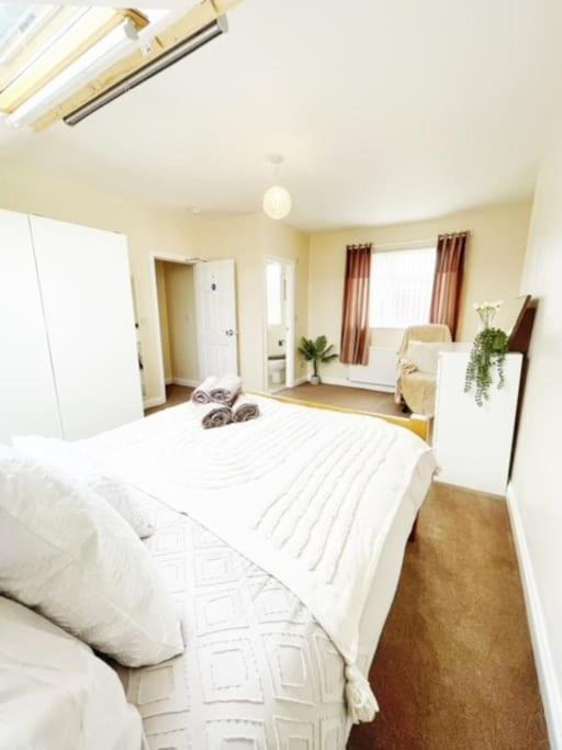 5 Bedroom, Sleeps 9 - Base To Explore Liverpool And Beyond Eksteriør billede