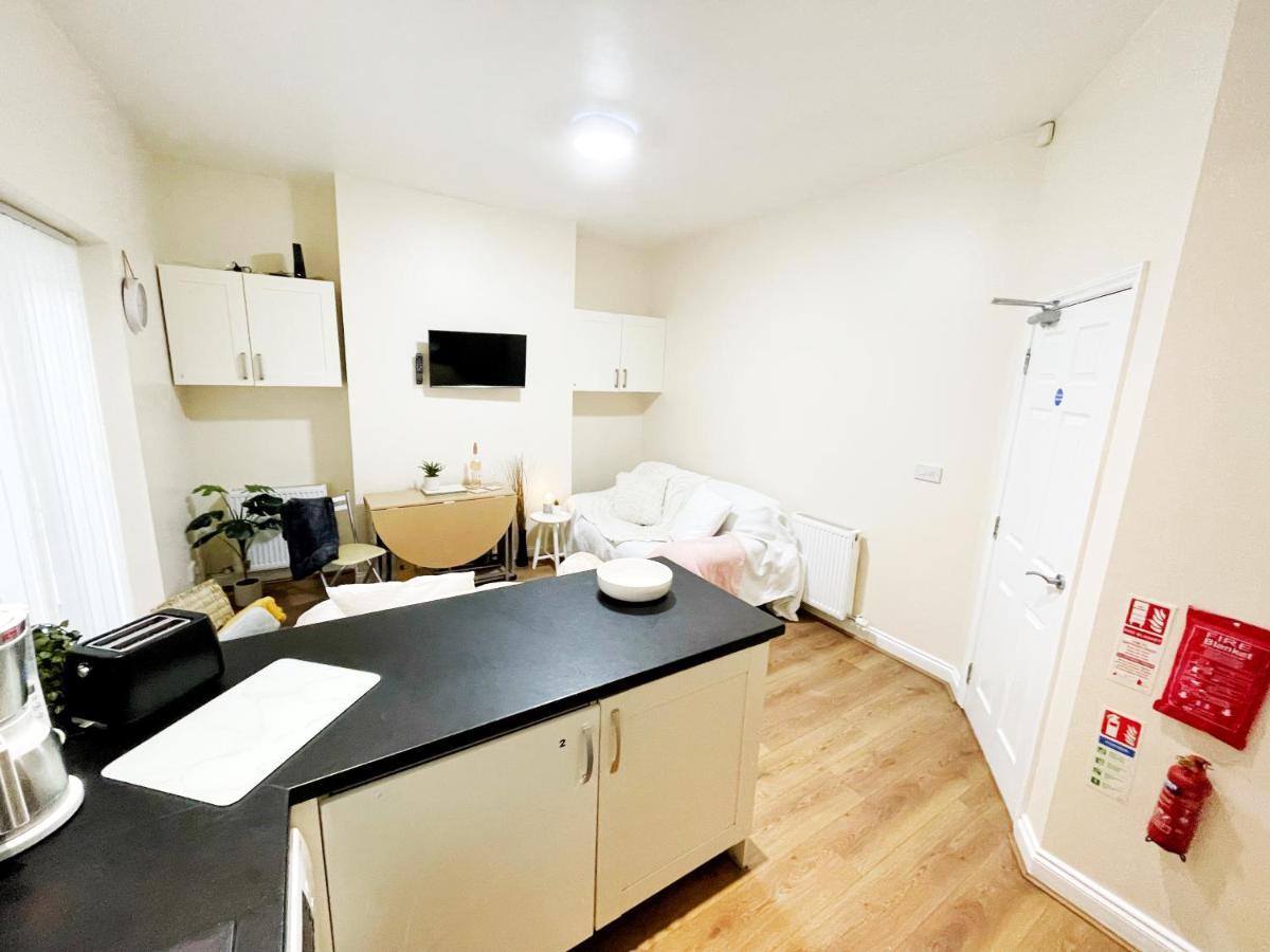 5 Bedroom, Sleeps 9 - Base To Explore Liverpool And Beyond Eksteriør billede
